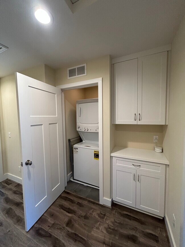 Building Photo - 3211 Fennel Ln