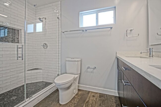 Building Photo - Beautifully Remodeled, Bright & Airy Home w/ Detached Bonus Room w/ Bath & 1-Car Garage, Front Ya...