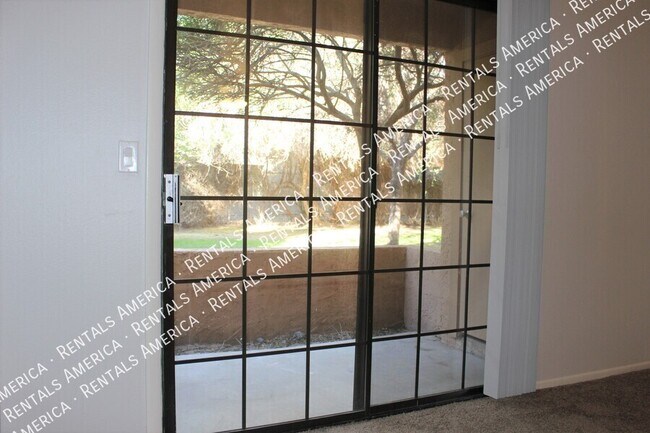 Building Photo - 3131 W Cochise Dr