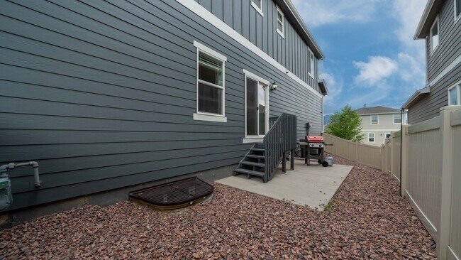 Building Photo - Furnished Rental in the Spring Creek Neighborhood