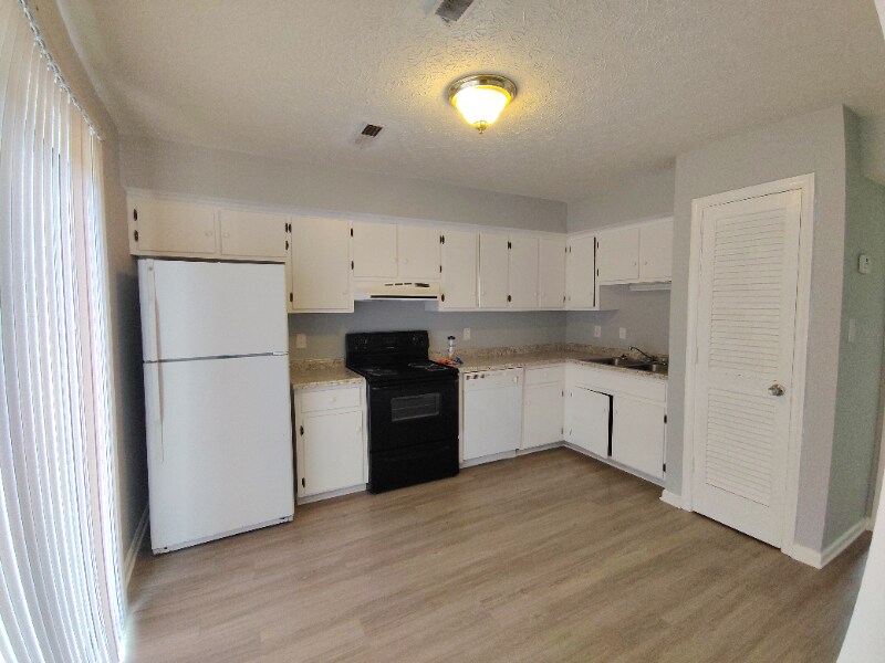 Building Photo - 65 Duiguid Dr