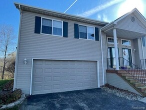 Building Photo - 1079 River Ridge Cir