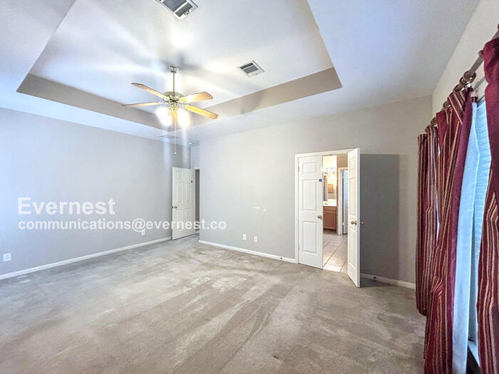 Building Photo - 2422 Cadara Woods