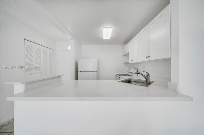 Building Photo - 801 NW 47th Ave