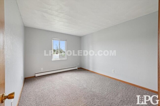 Building Photo - 3320 Arlington Ave