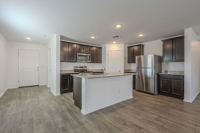 Building Photo - 1536 E Demain Dr