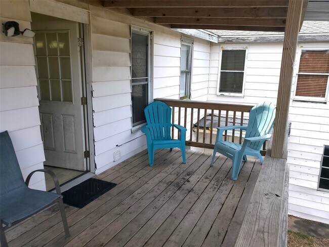 Building Photo - 2116 Grover Ave