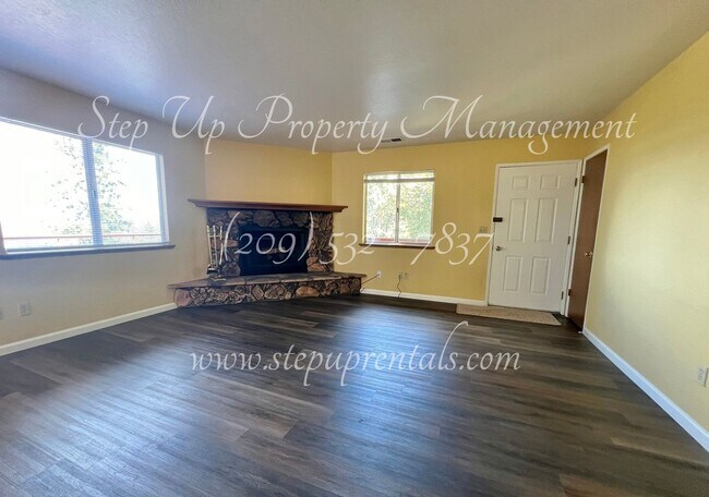 Building Photo - Charming 3-Bedroom Retreat with Modern Updates and Scenic Views in Ponderosa Hills