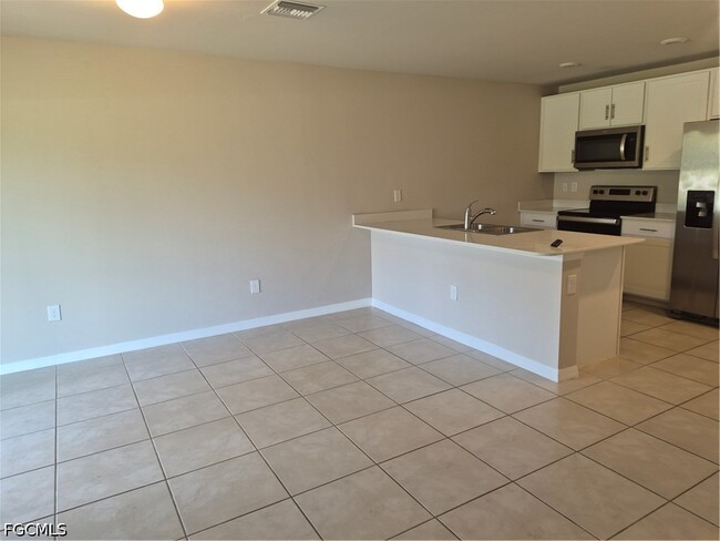 Building Photo - 8002 Vega Ct