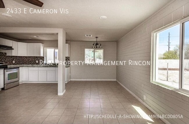 Building Photo - 2433 E Cameron Vista