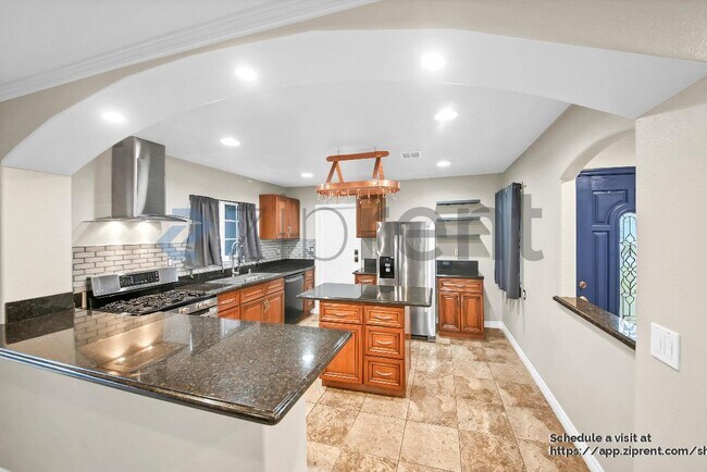 Building Photo - 2335 Logan St