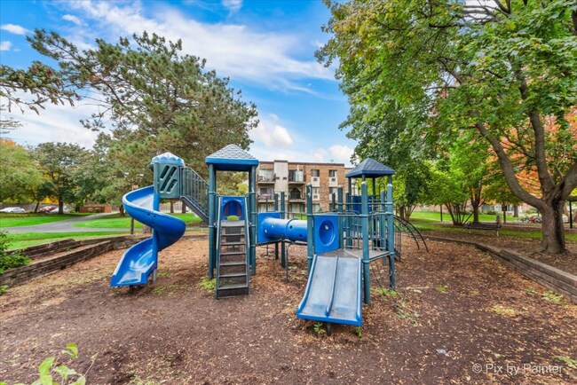 Building Photo - 1457 N Winslowe Dr