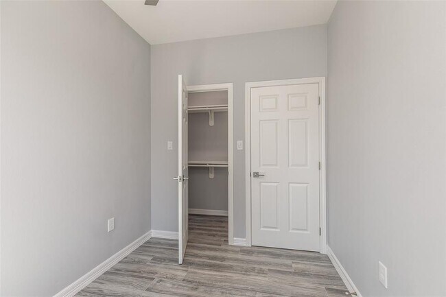 Building Photo - 6607 Avenue O