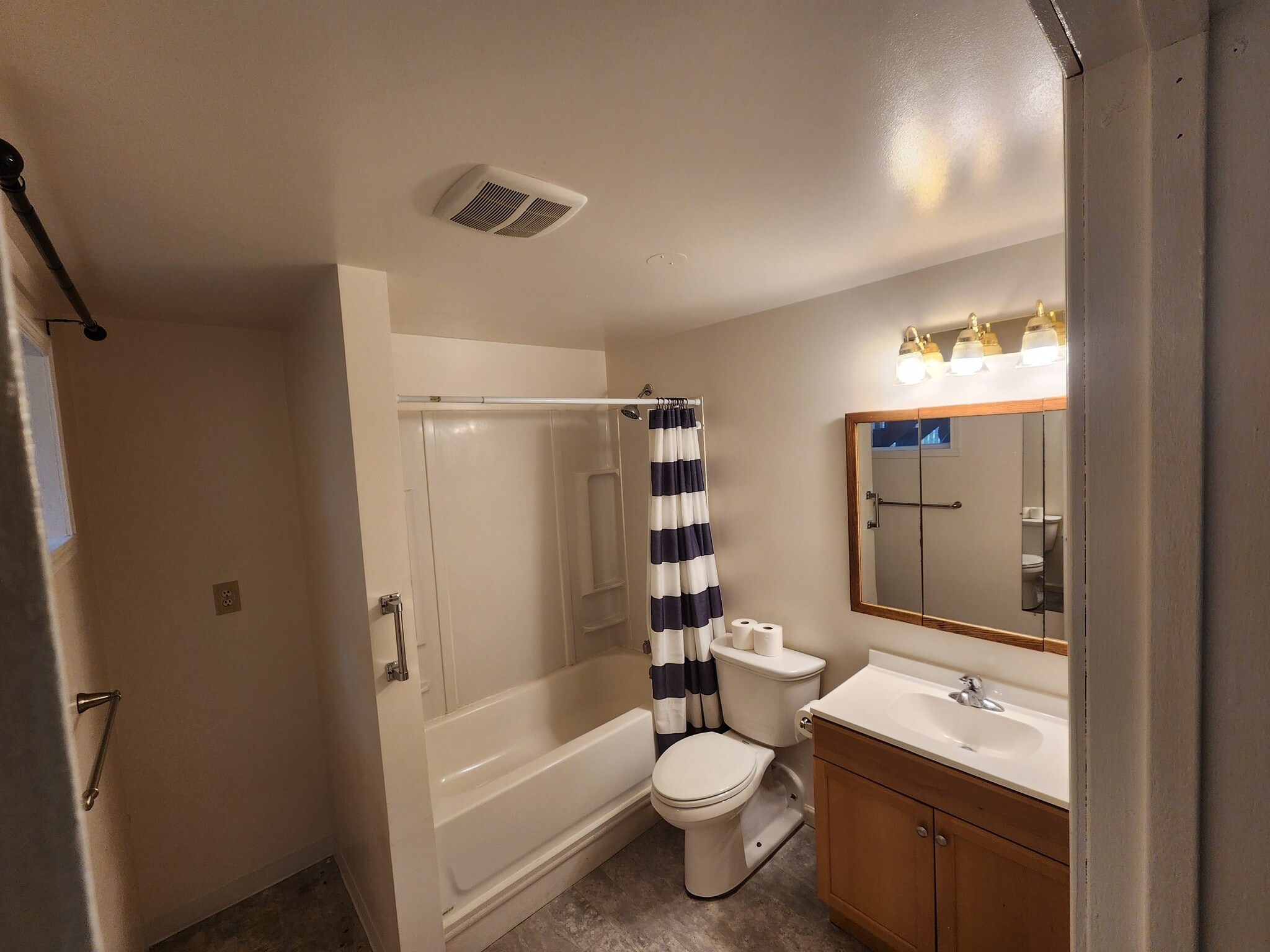 Bathroom - 909 16th Ave