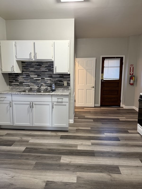 Building Photo - 310 1/2 Western Ave.