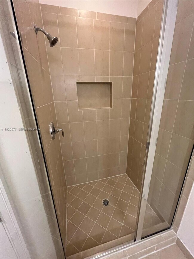 Building Photo - 115 Riverwalk Cir E