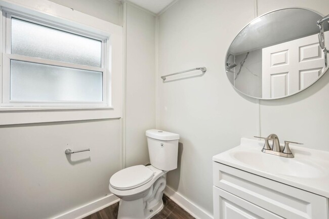 Building Photo - 3204 1/2 Lyons Ave - 3105 Dittman Ct