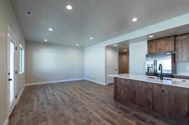 Building Photo - 308 Canterbury Wy