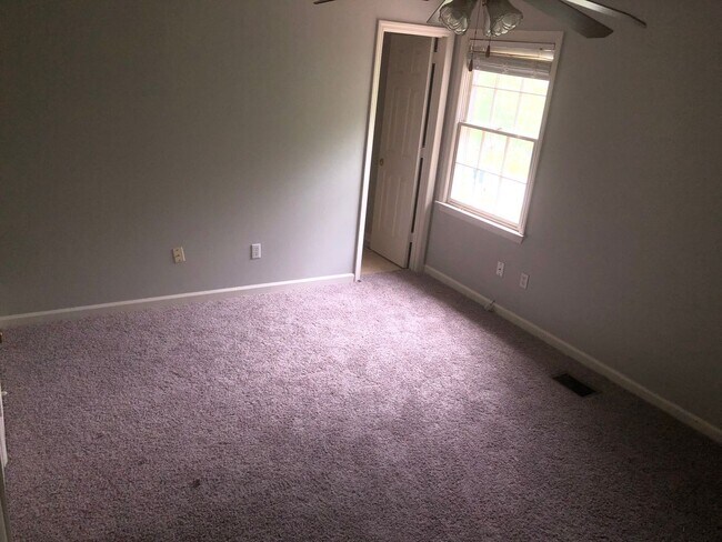 Building Photo - 906 Hammack Dr