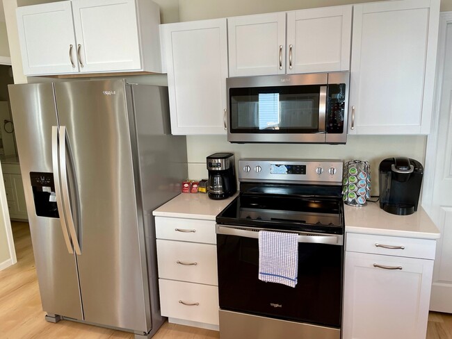 Refrigerator, oven, microwave, and coffee makers. - 2225 Middleton Beach Rd