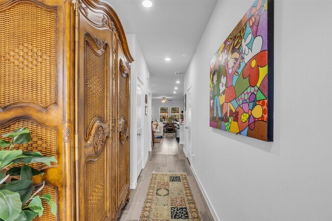 Building Photo - 7866 Alset Dr