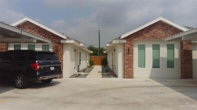 Building Photo - 5912 Sandpiper Ave