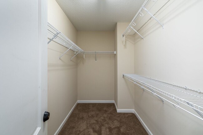 Building Photo - Spacious 3-Bedroom Home with Garage in Desirable Greensboro Neighborhood!