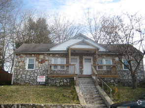 Building Photo - Hight Street Duplex