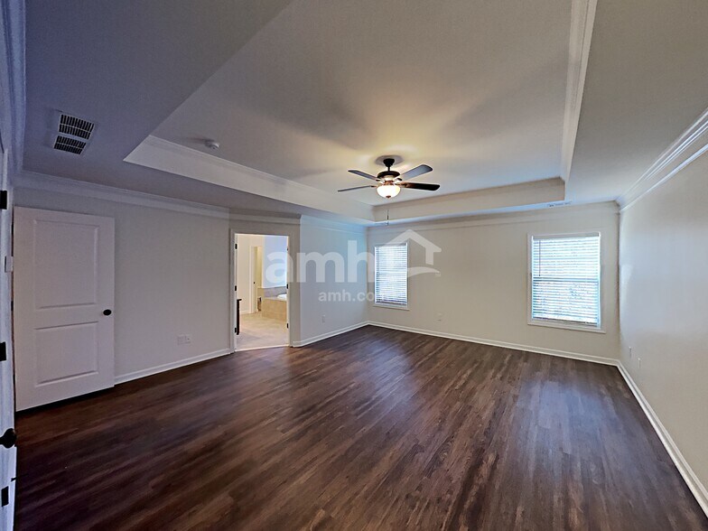 Building Photo - 446 Crestmont Ln