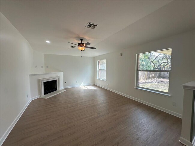 Building Photo - 3309 Blue Ridge Dr
