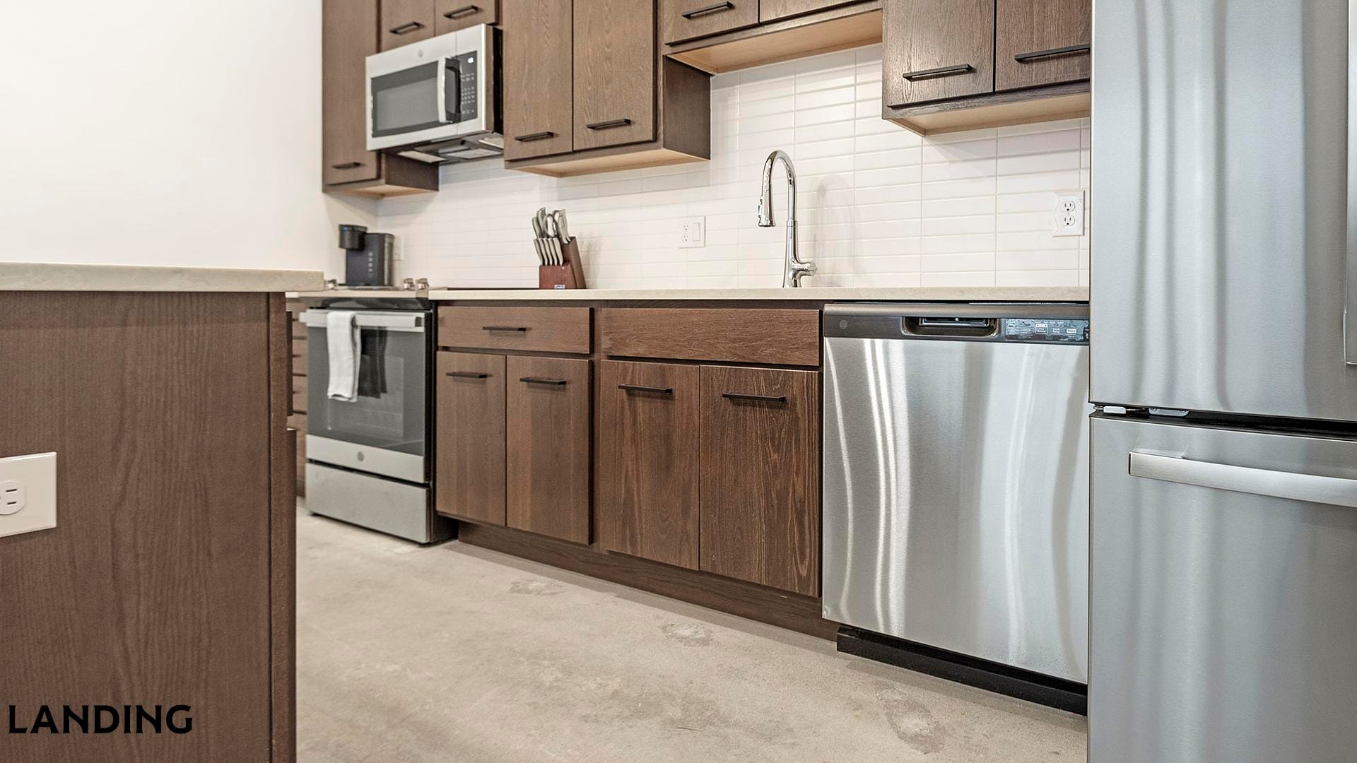 Building Photo - 300 S Broadway