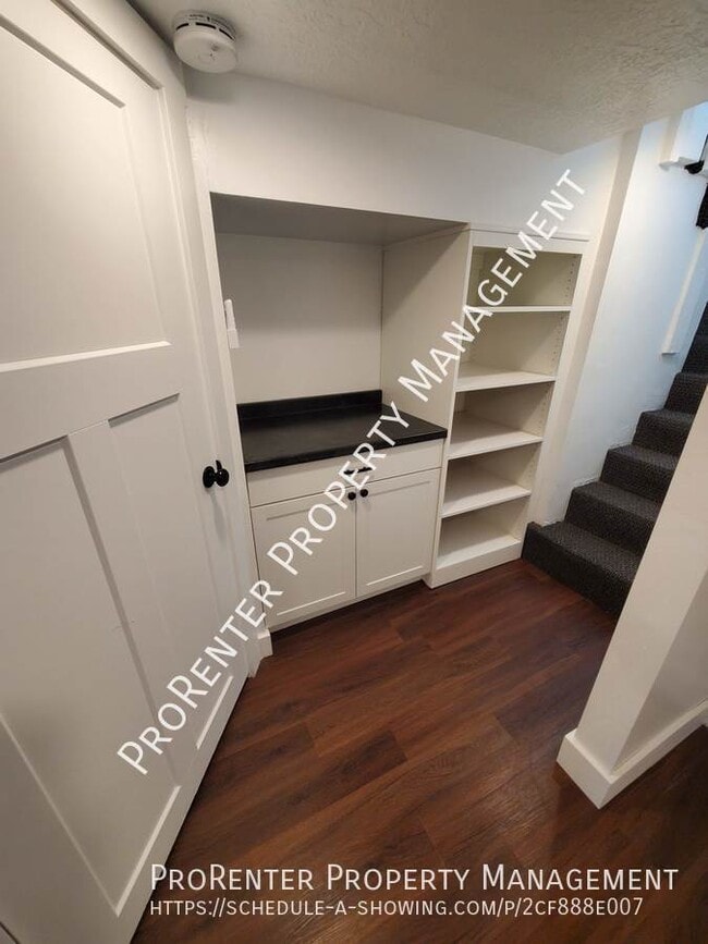 Building Photo - 145 W 200 N