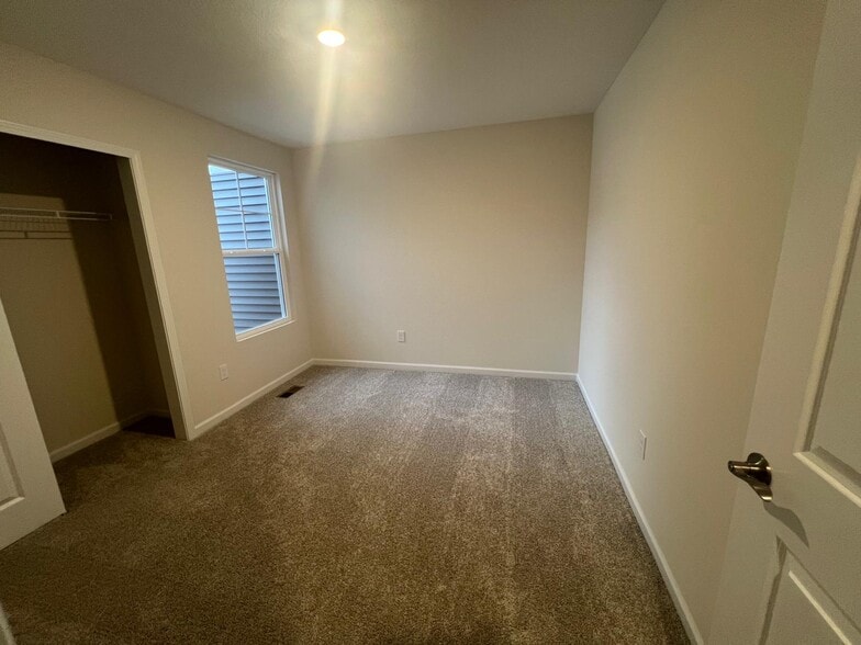 third bedroom - 6527 Wheatly Rd