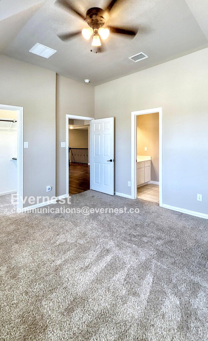 Building Photo - 306 Greenhill St