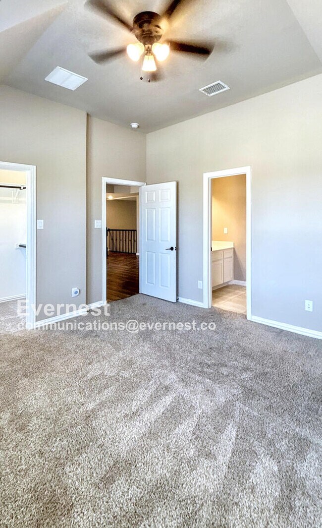 Building Photo - 306 Greenhill St