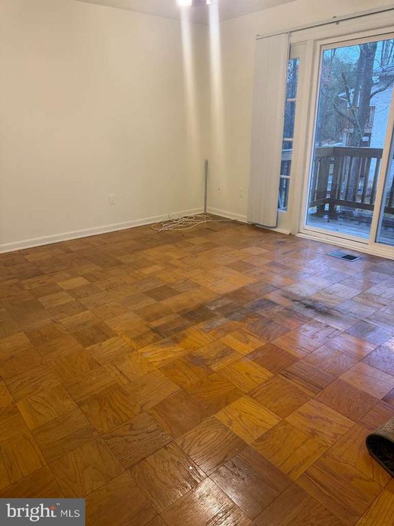 Building Photo - 8675 Seasons Way