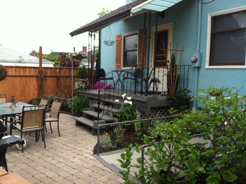 Building Photo - 2732 Eldridge Ave