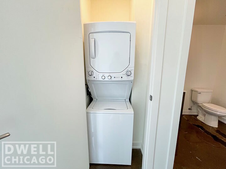 Building Photo - 1139 W Lawrence Ave