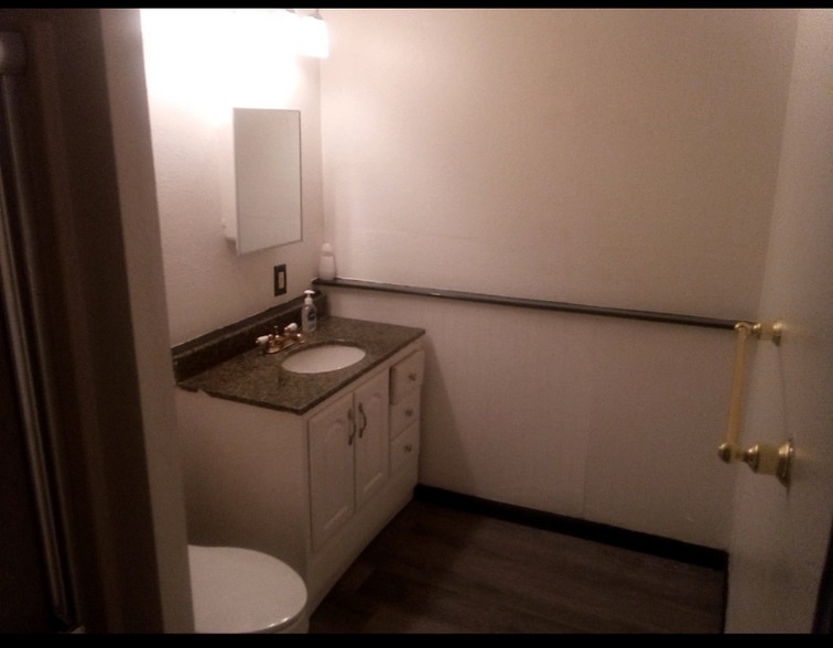 Building Photo - 916 Sonoma Ave