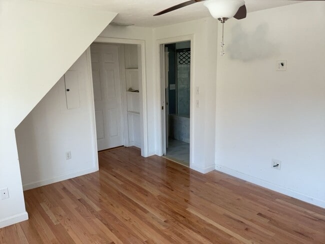 Building Photo - Large 2nd Floor Studio in Quiet Sandwich (Forestdale) Neighborhood