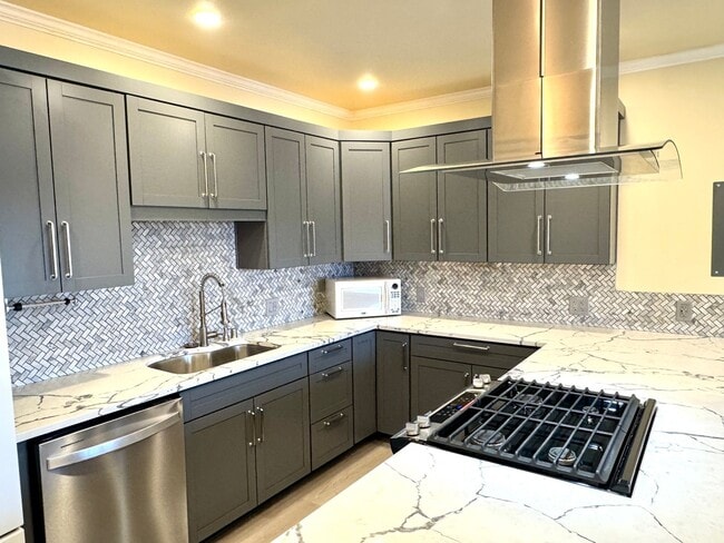 Building Photo - 2-Bed 2 bath Gig Harbor Retreat w/ Sauna & Beach Access