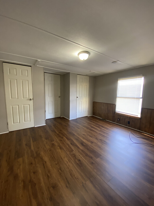 Building Photo - South Dixie Highway Trailer Park