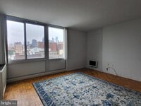 Building Photo - 604-36 S Washington Square