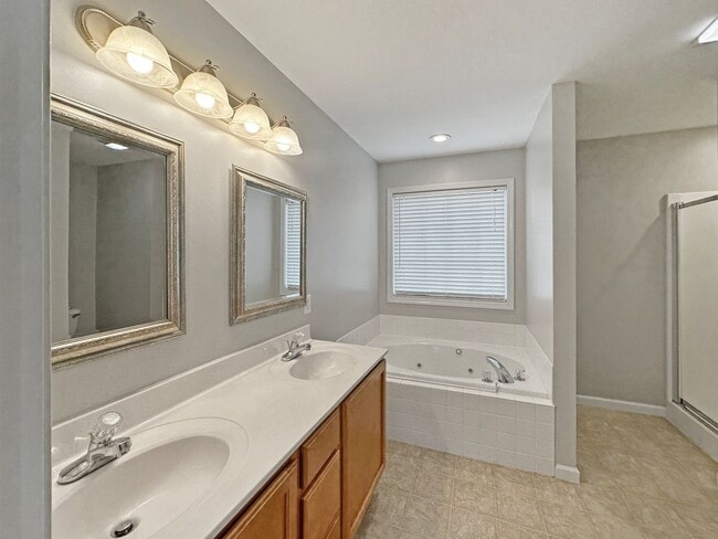 Building Photo - Charming Karns, 3-4 bedroom Home on Quiet ...
