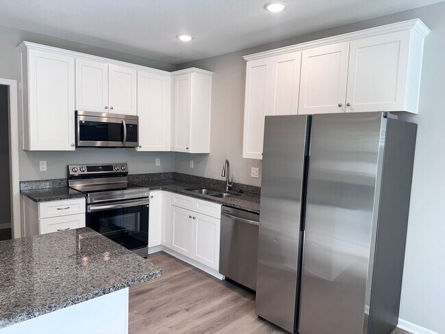 Building Photo - 3 Bed | 2.5 Bath | 1 Car Garage Duplex in Pleasant Hill