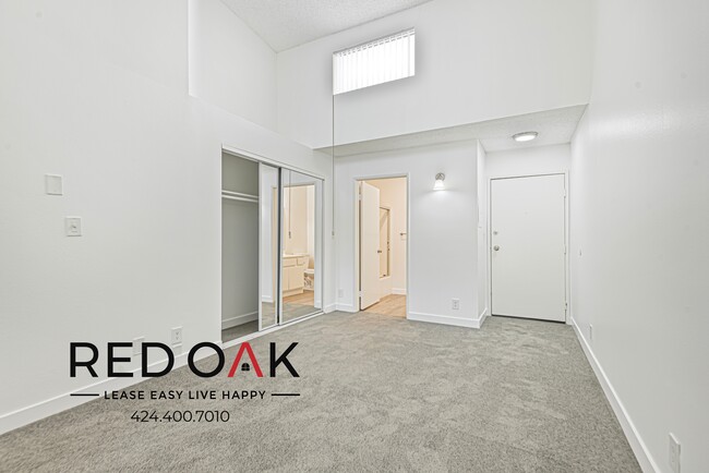 Building Photo - 8430 1/2 Cedros Ave-333