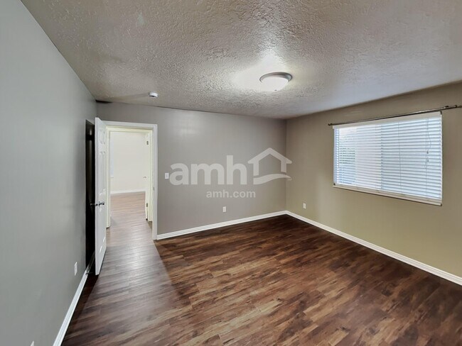 Building Photo - 447 S 1250 E