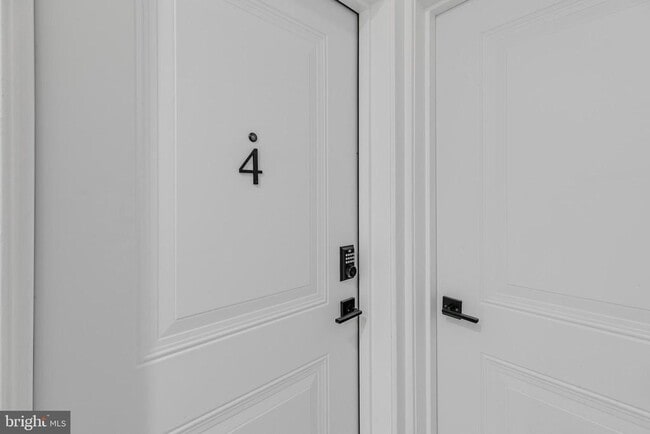 Building Photo - 1617 Brown St