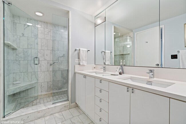 Building Photo - 161 E Chicago Ave