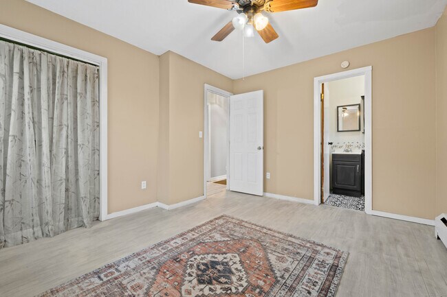 Building Photo - 15 Egypt Ln